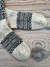 Load image into Gallery viewer, Japanese Luxury Winter Wool Organic Cotton Snowflake Socks