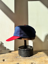 Load image into Gallery viewer, Yakult Swallows Deadstock Japanese Professional Baseball Cap
