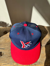 Load image into Gallery viewer, Yakult Swallows Deadstock Japanese Professional Baseball Cap