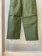 Load image into Gallery viewer, Deadstock US Military M65 Cargo Field Trousers
