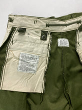 Load image into Gallery viewer, Deadstock US Military M65 Cargo Field Trousers
