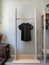 Load image into Gallery viewer, Latre 50's style short sleeves light weight jersey unisex tee