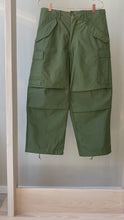 Load and play video in Gallery viewer, Deadstock US Military M65 Cargo Field Trousers