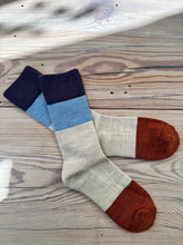 Load image into Gallery viewer, Japanese Luxury Winter Wool Pile Sole Block Colours Socks
