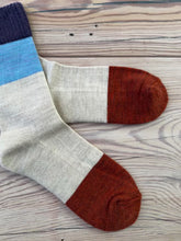 Load and play video in Gallery viewer, Japanese Luxury Winter Wool Pile Sole Block Colours Socks
